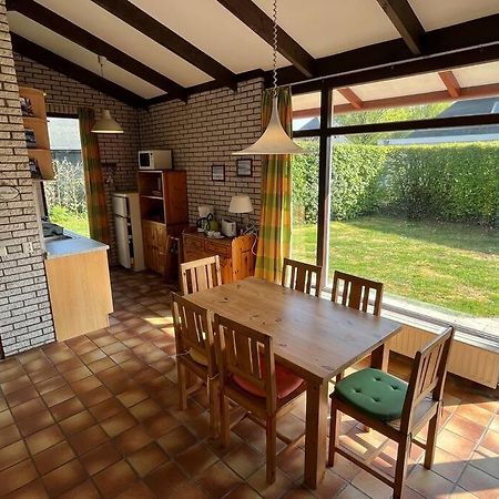 Knusse Bungalow Op Groen Park! Ouddorp Exterior photo